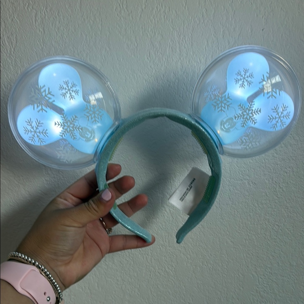 Disney Mickey Mouse Snowflake Ears